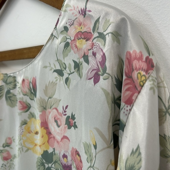 Vintage Barbizon Nightdress Floral Silky Buttons Soft Smooth Flower Pyjamas - Picture 7 of 11